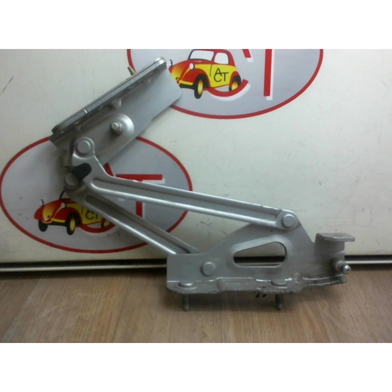 Charniere de porte de coffre droit PEUGEOT 407 PHASE 1 d’occasion