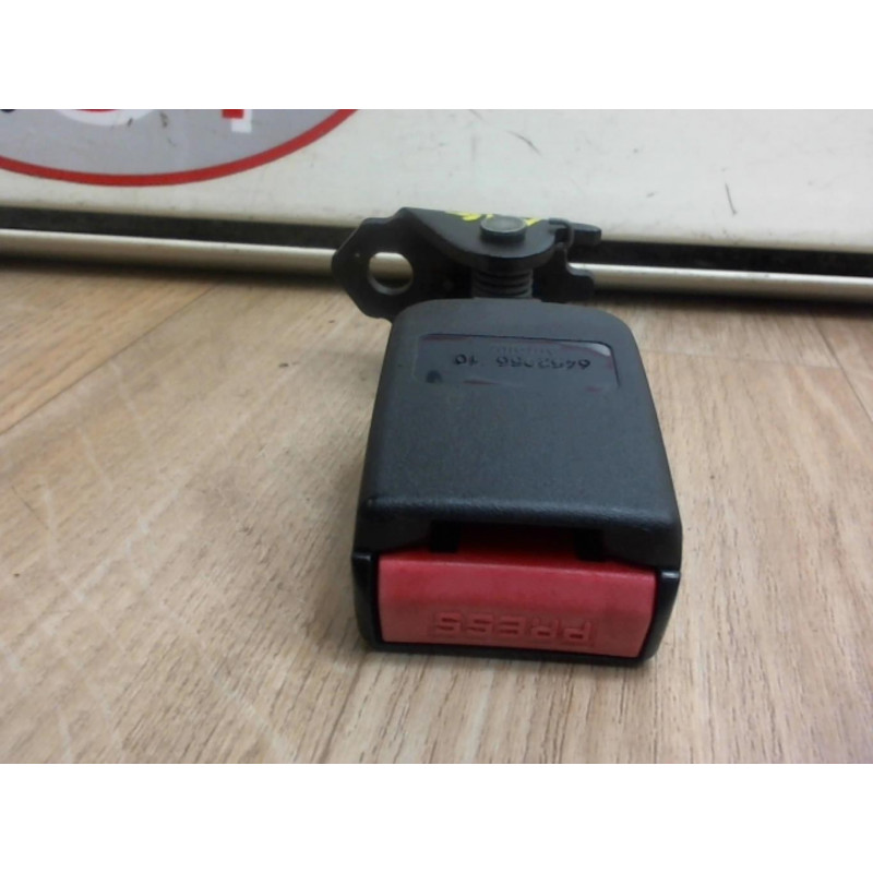 Attache ceinture arriere gauche PEUGEOT 407 PHASE 1 d’occasion