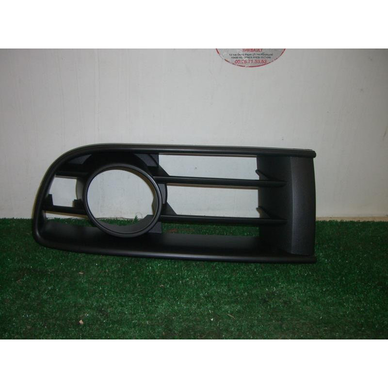 Enjoliveur anti brouillard VOLKSWAGEN POLO IV (9N1) PHASE 1 d’occasion