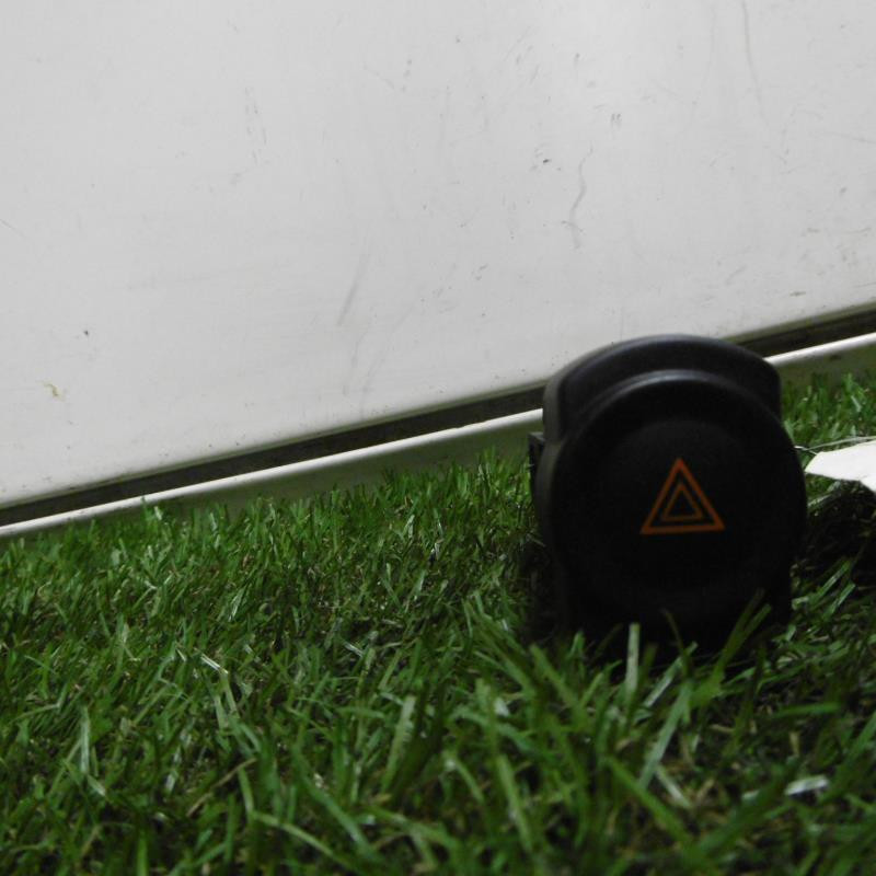 Bouton de warning DACIA SANDERO d’occasion