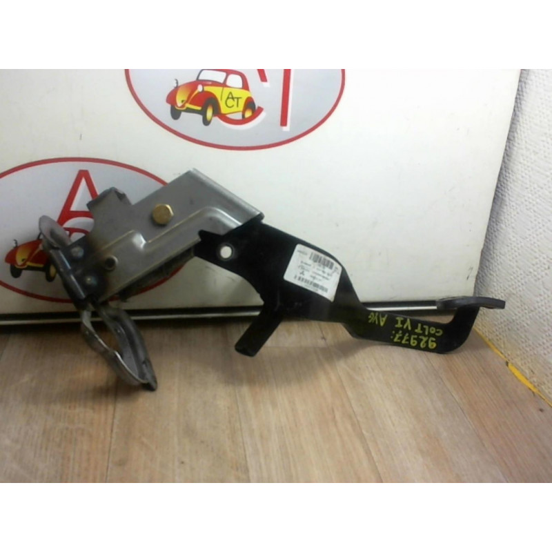 Pedalier d'embrayage MITSUBISHI COLT VI PHASE 1 d’occasion