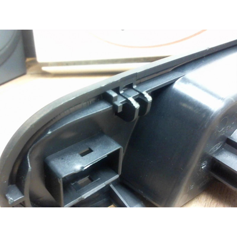 Poignee interieur avant gauche FORD FIESTA VI d’occasion
