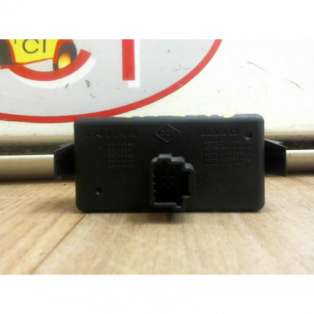 Bouton de warning RENAULT CLIO III PHASE 1 d’occasion