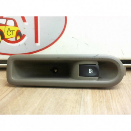 Interrupteur de leve vitre arriere droit RENAULT CLIO III 1.5 DCI d’occasion
