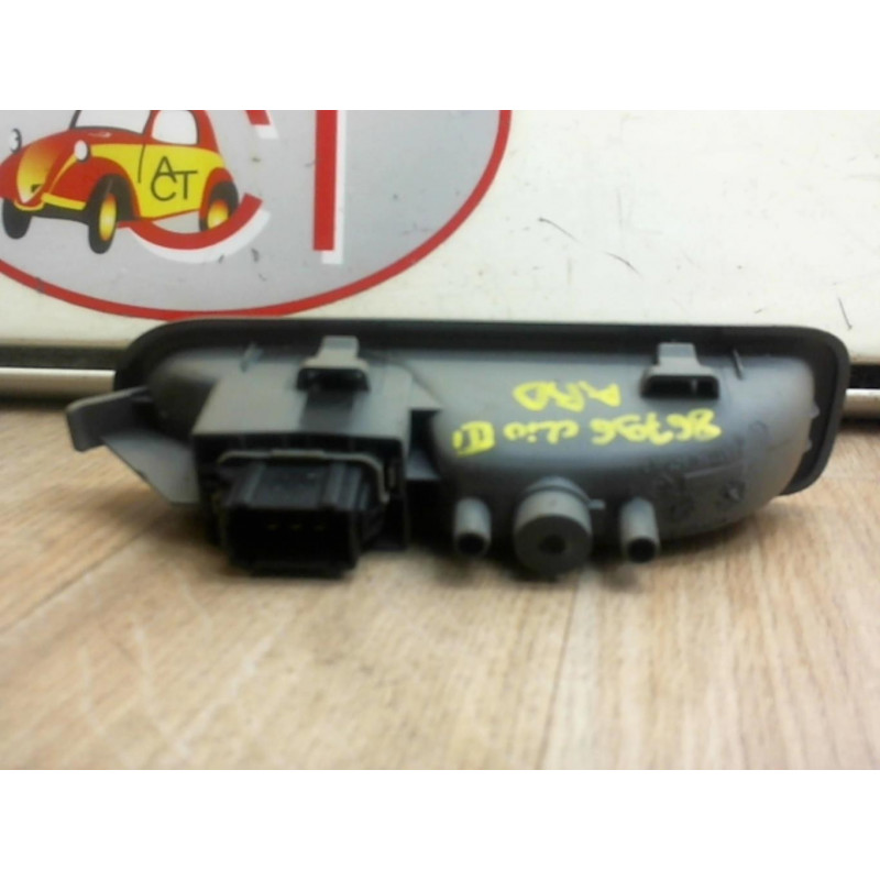 Interrupteur de leve vitre arriere droit RENAULT CLIO III 1.5 DCI d’occasion