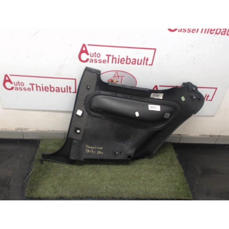 Garniture laterale arriere gauche PEUGEOT 206 d’occasion