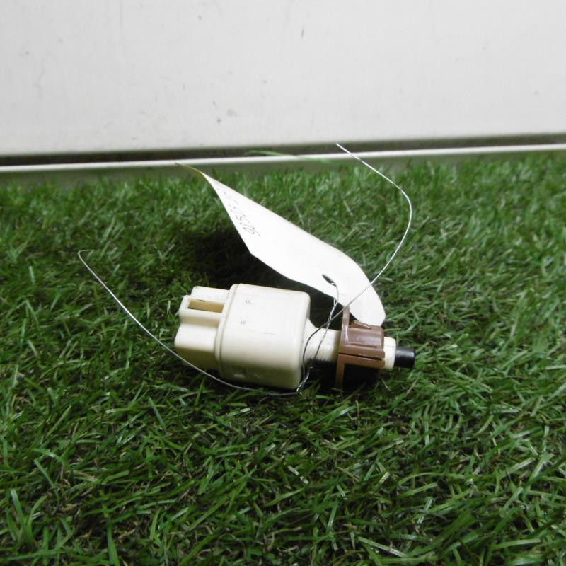 Contacteur feu stop PEUGEOT 107 PHASE 1 d’occasion