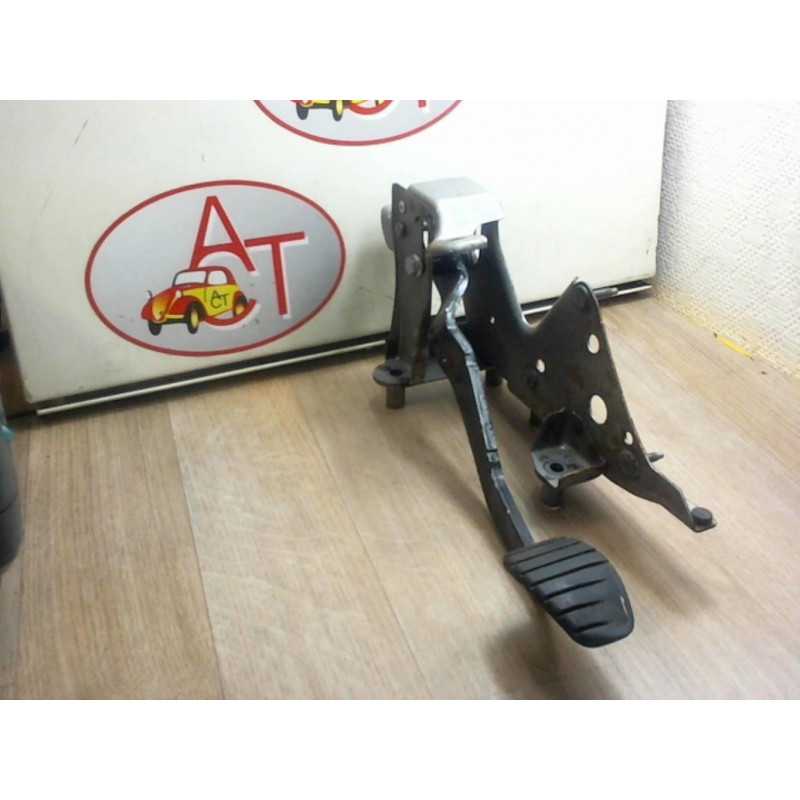 Pedalier de frein RENAULT CLIO III 1.5 DCI d’occasion