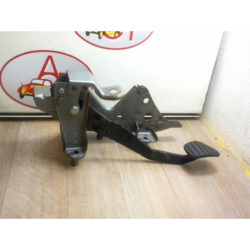 Pedalier de frein RENAULT CLIO III 1.5 DCI d’occasion
