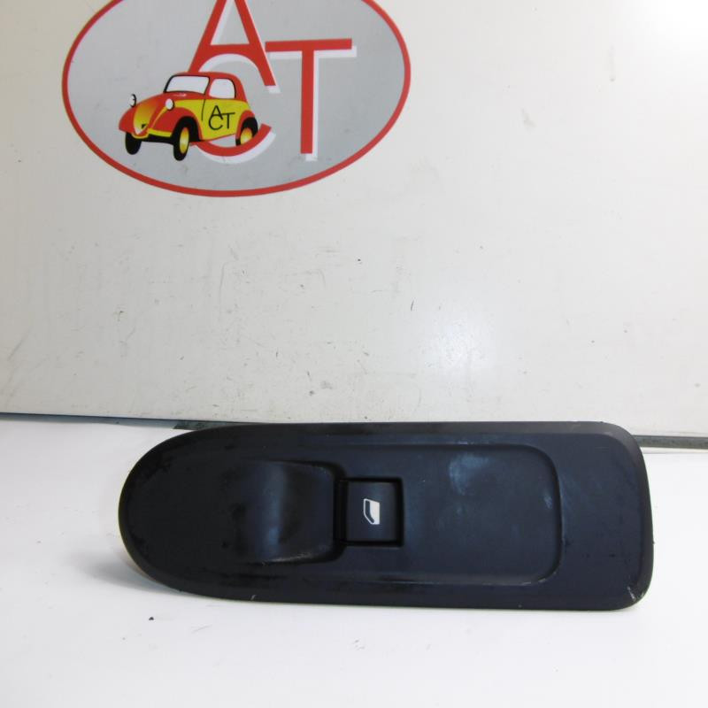 Interrupteur de leve vitre avant droit PEUGEOT 508 1.6 HDI d’occasion