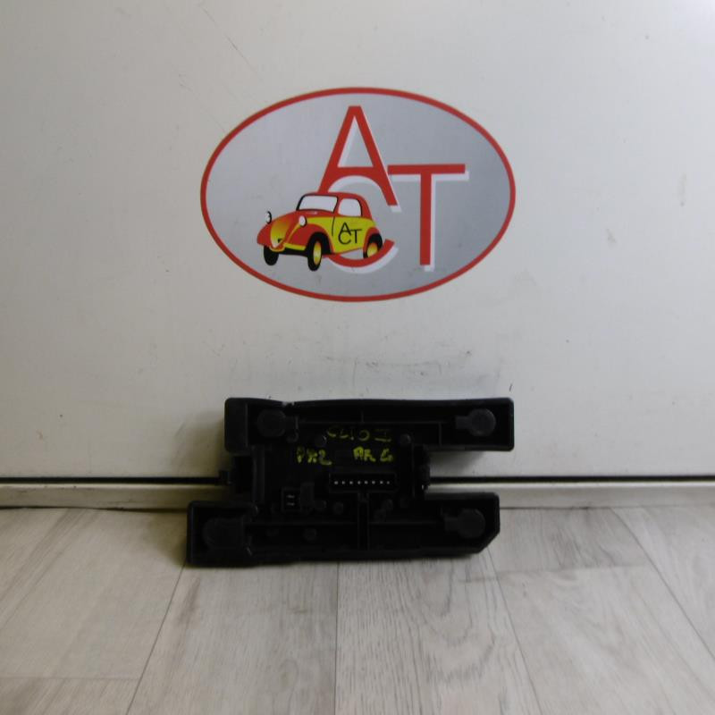 Platine feu arriere gauche RENAULT CLIO I PHASE 3 d’occasion