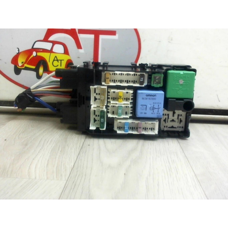 Porte fusible PEUGEOT 508 1.6 HDI d’occasion