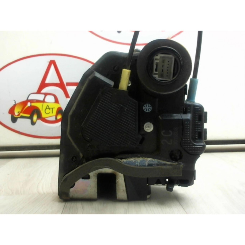 Serrure arriere gauche TOYOTA RAV4 d’occasion