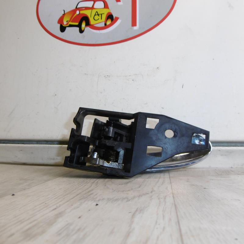 Poignee interieur arriere droit TOYOTA RAV4 d’occasion