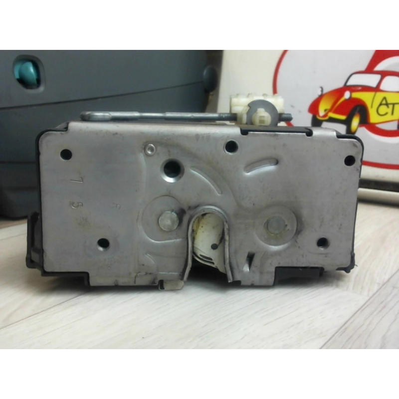 Serrure arriere droit OPEL CORSA E d’occasion