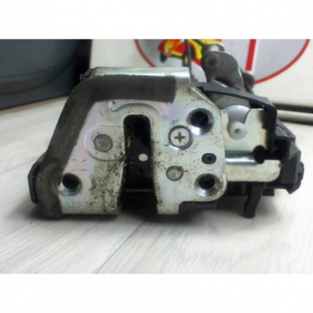 Serrure arriere droit TOYOTA RAV4 d’occasion