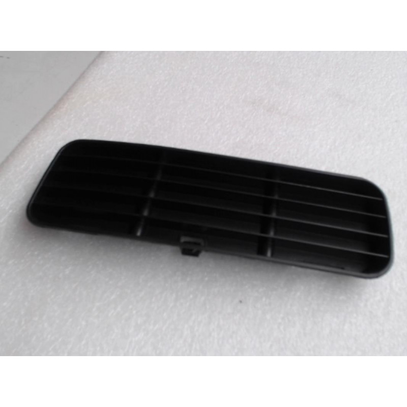 Grille de pare choc VOLKSWAGEN POLO I d’occasion