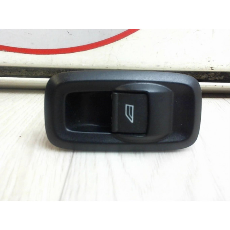 Interrupteur de leve vitre avant droit FORD FIESTA VI d’occasion