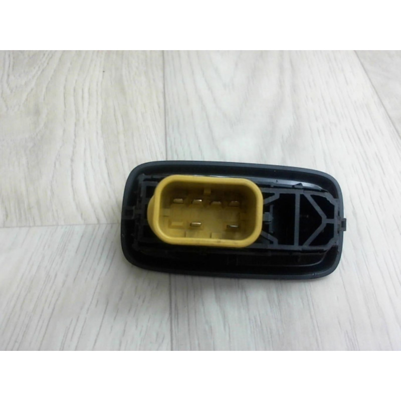 Interrupteur de leve vitre avant droit FORD FIESTA VI d’occasion