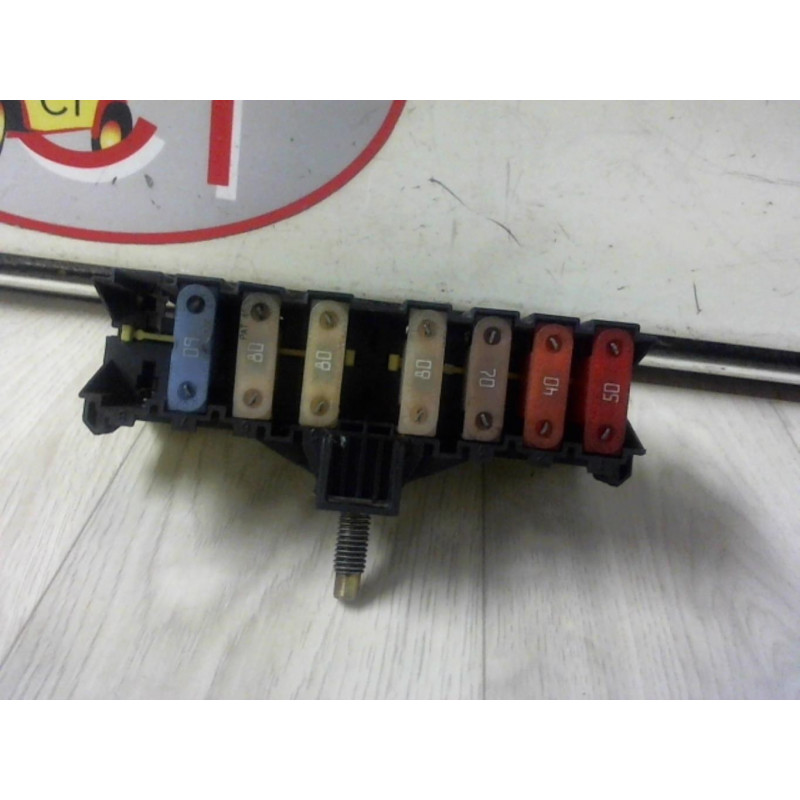 Porte fusible PEUGEOT 407 PHASE 1 d’occasion