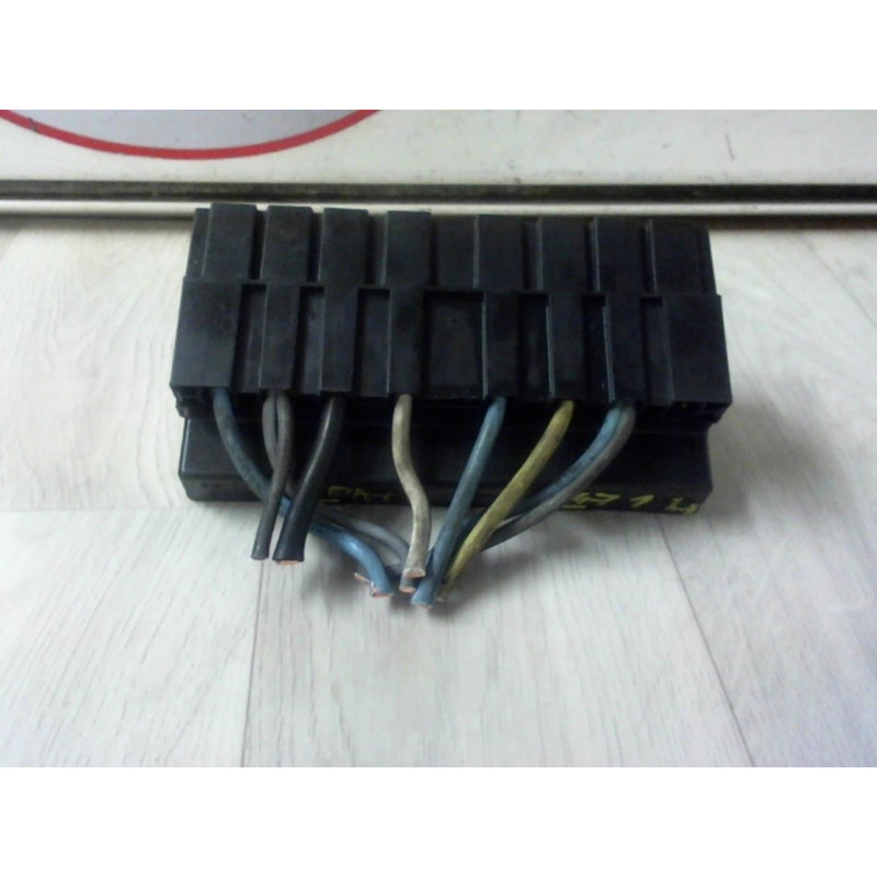 Porte fusible PEUGEOT 407 PHASE 1 d’occasion
