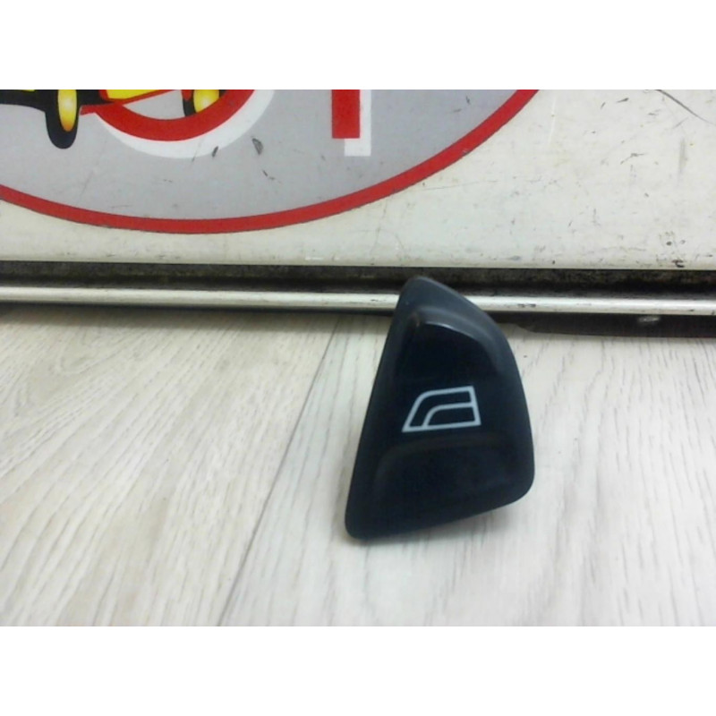 Interrupteur de leve vitre avant gauche FORD KA II d’occasion