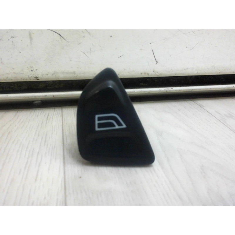 Interrupteur de leve vitre avant droit FORD KA II d’occasion