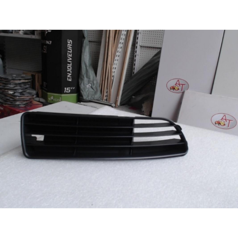 Grille de pare choc AUDI A4 (B5) PHASE 1 d’occasion