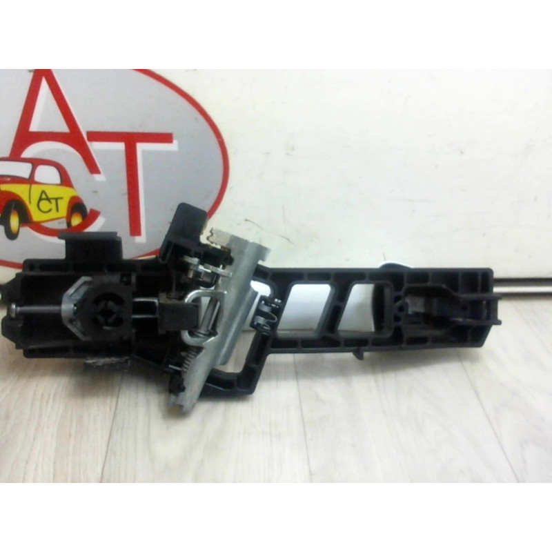 Poignee porte arriere gauche FORD FIESTA VI d’occasion