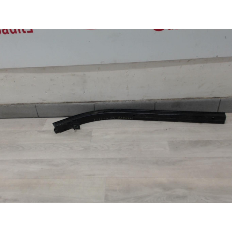 Rail de porte coulissante inferieur gauche PEUGEOT PARTNER FOURGON PHASE 2 d’occasion