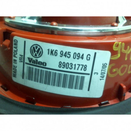 Feu arriere secondaire droit (feux) VOLKSWAGEN GOLF V d’occasion