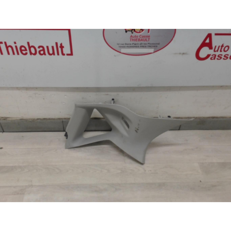 Garniture laterale arriere gauche FORD FIESTA VI d’occasion
