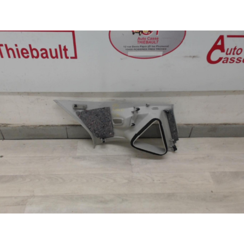 Garniture laterale arriere gauche FORD FIESTA VI d’occasion