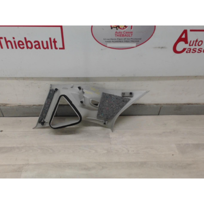 Garniture laterale arriere droite FORD FIESTA VI d’occasion