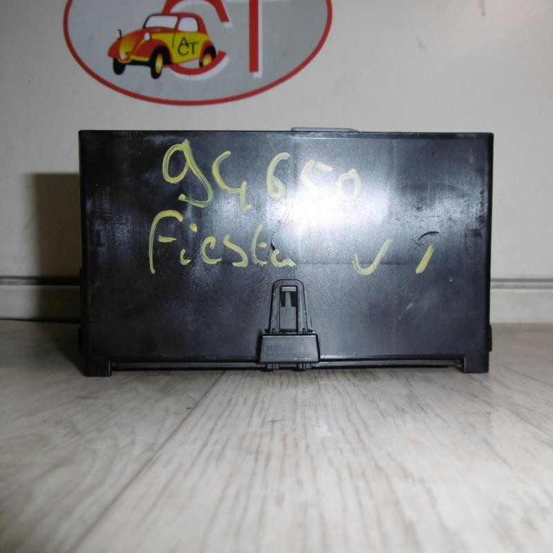 Porte fusible FORD FIESTA VI d’occasion