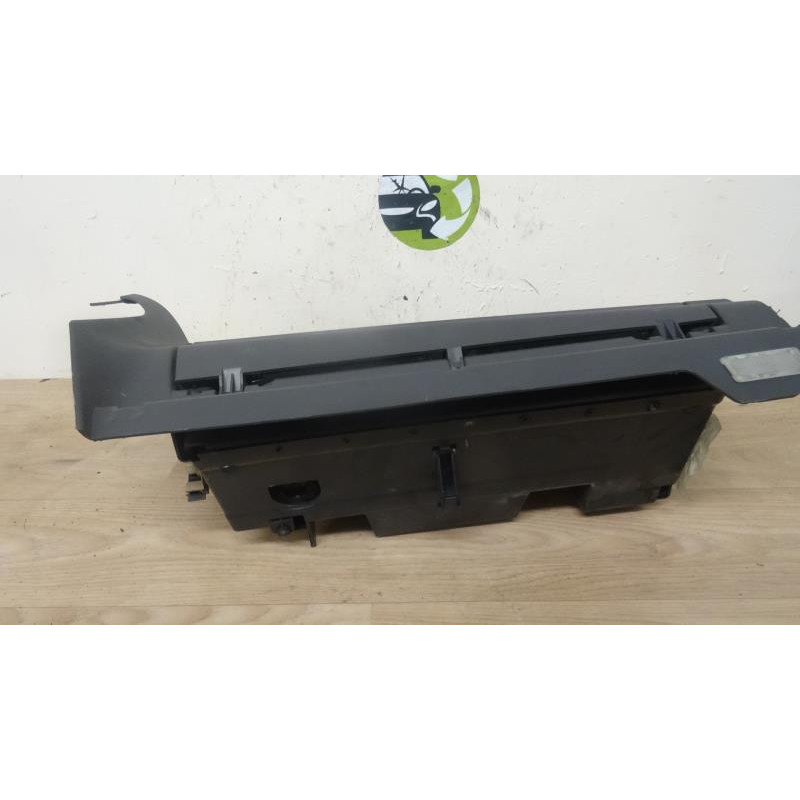 Boite a gants VOLKSWAGEN GOLF V d’occasion
