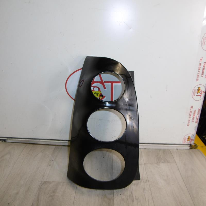 Enjoliveur de feu arriere gauche SMART FORTWO COUPE d’occasion