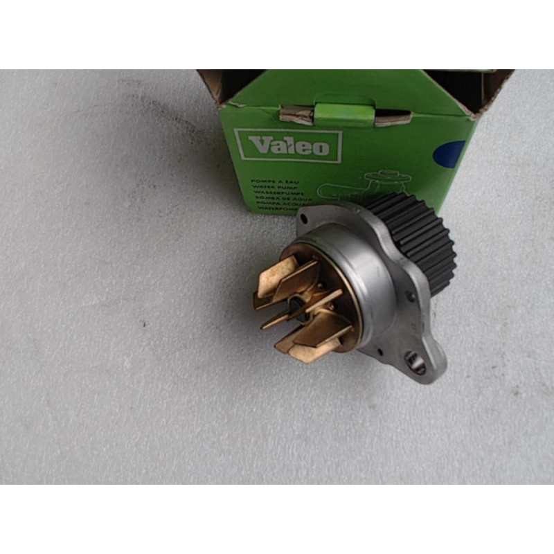 Pompe à eau CITROEN/PEUGEOT/RENAULT  d’occasion