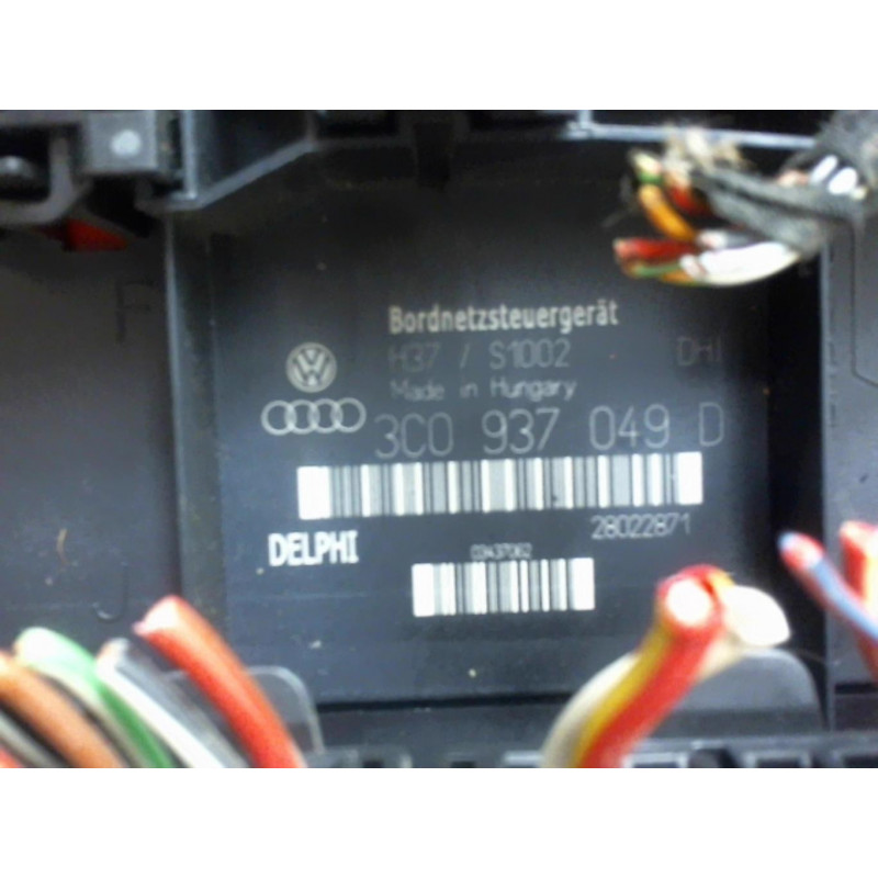 Porte fusible VOLKSWAGEN GOLF V d’occasion