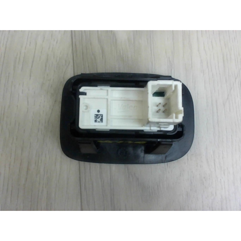 Interrupteur de leve vitre arriere droit PEUGEOT 2008 d’occasion
