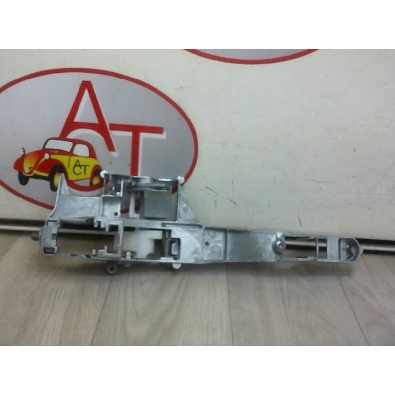 Support poignee porte avant droite PEUGEOT 2008 d’occasion