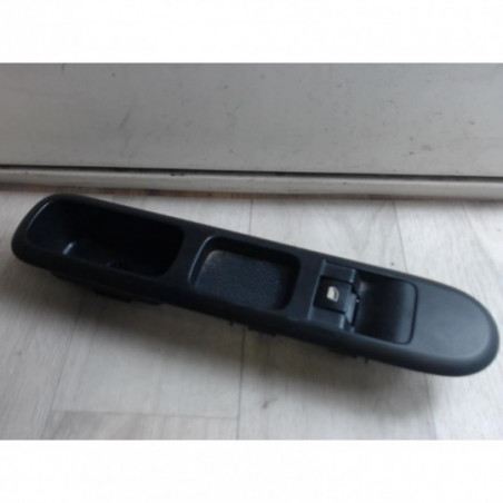 Interrupteur de leve vitre avant droit PEUGEOT 5008 PHASE 1 d’occasion