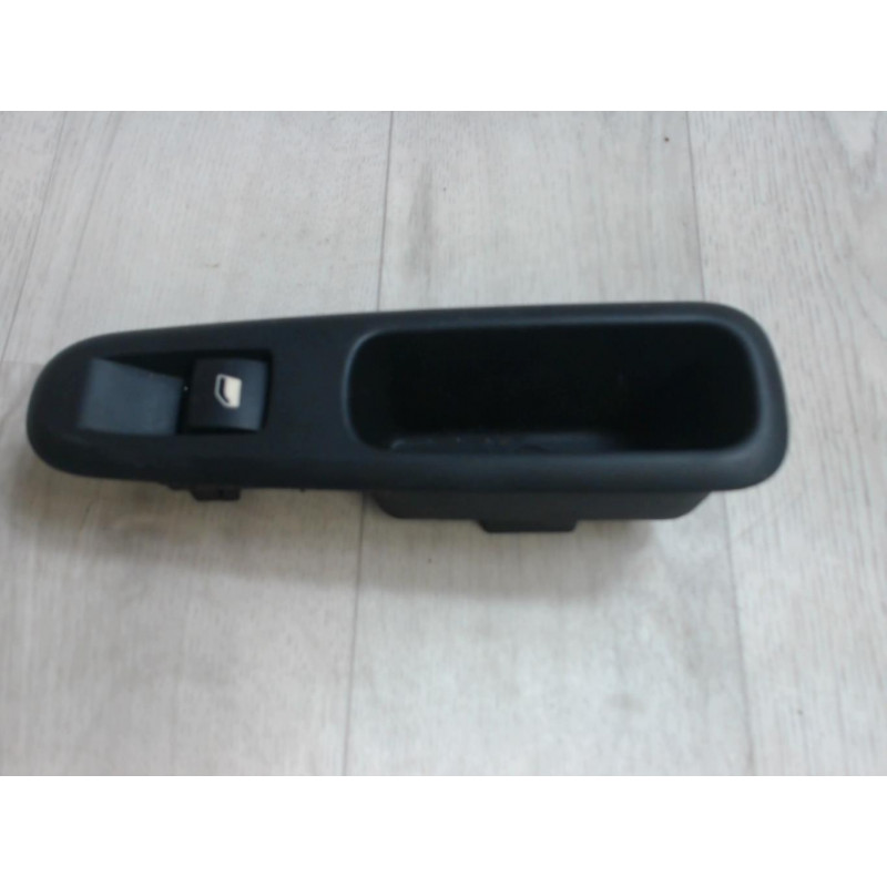 Interrupteur de leve vitre arriere droit PEUGEOT 5008 PHASE 1 d’occasion