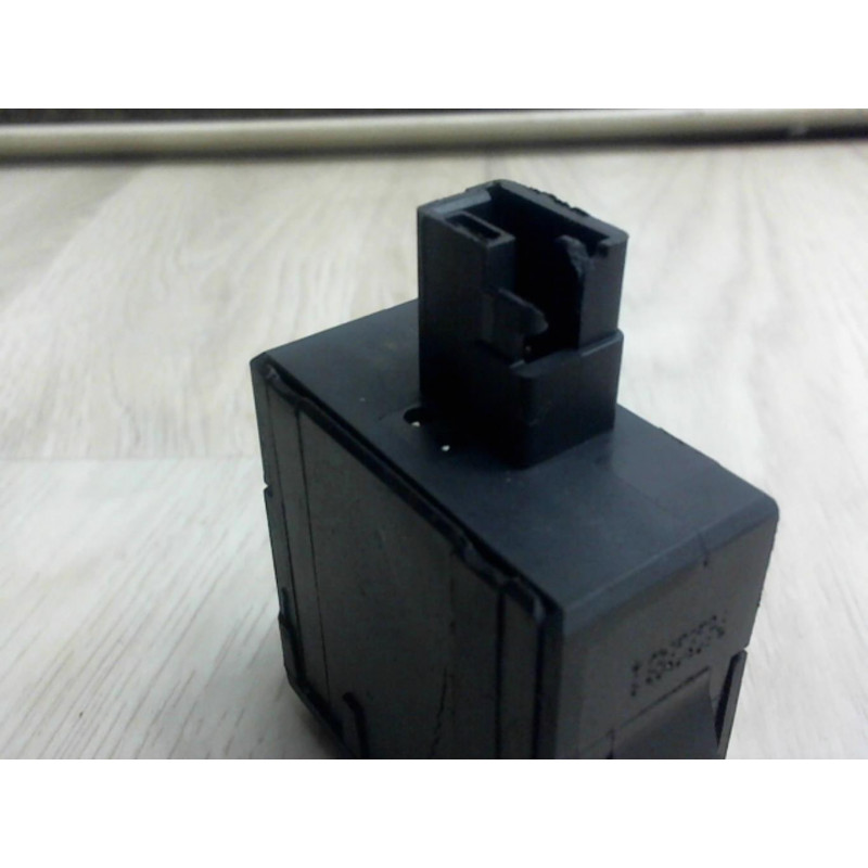 Commande de reglage hauteur de phare PEUGEOT 208 d’occasion