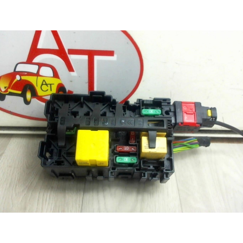 Porte fusible PEUGEOT 2008 d’occasion