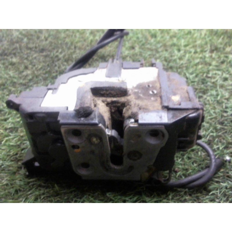 Serrure avant droit RENAULT CLIO III PHASE 1 d’occasion