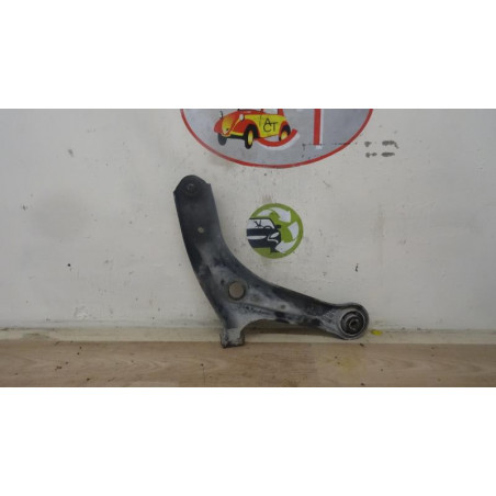 Triangle inferieur avant gauche FORD FIESTA VI d’occasion