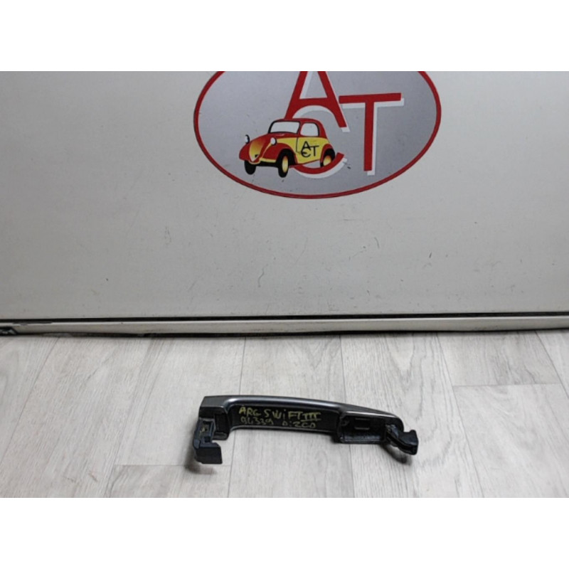 Poignee porte arriere gauche SUZUKI SWIFT III d’occasion