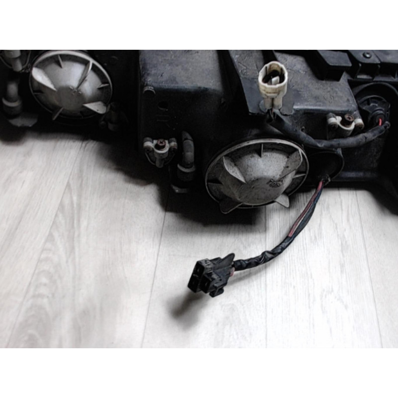 Optique avant principal droit (feux)(phare) MAZDA 626 III d’occasion