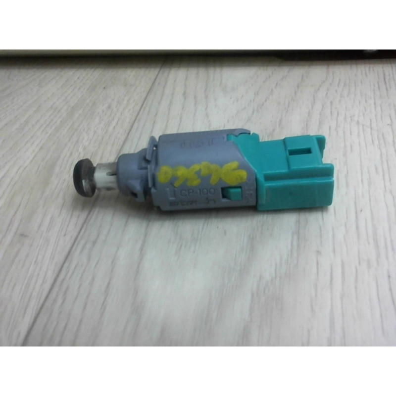 Contacteur feu stop RENAULT SCENIC III PHASE 1 d’occasion